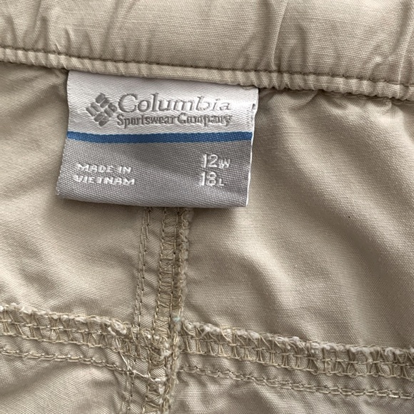 Columbia Cropped Cotton/Nylon Hiking Pants, Size 12, Tan - Picture 4 of 10
